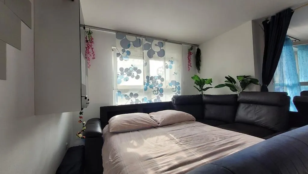 Unique Munich Apartment ウンターハヒング
